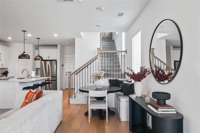 Building Photo - 861 Mountain Laurel Dr