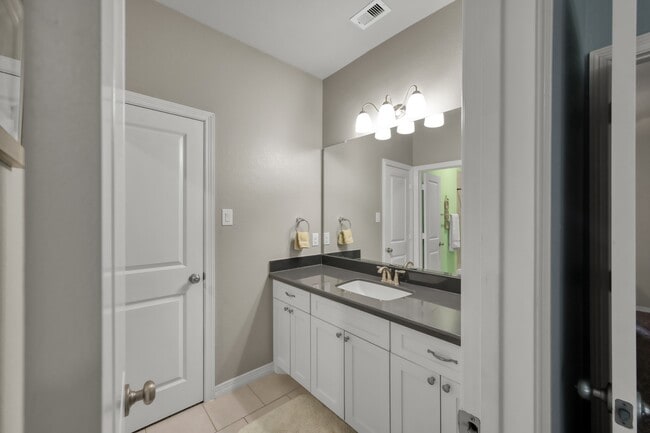 Building Photo - 409 Ridge Lake Scenic Dr