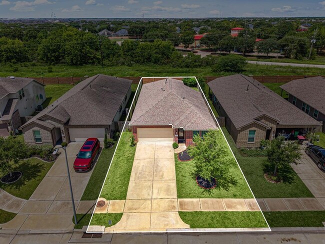 Building Photo - 7930 Tindarey Maple Trace