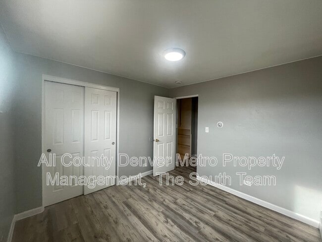 Building Photo - 1627 Alton St