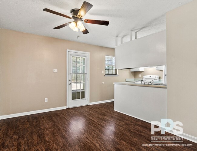 Building Photo - 107 Church St