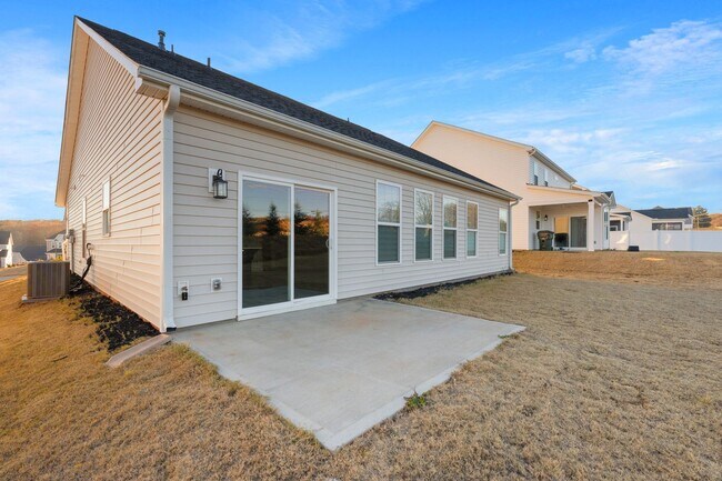 Building Photo - Beautiful 4 Bedroom Home