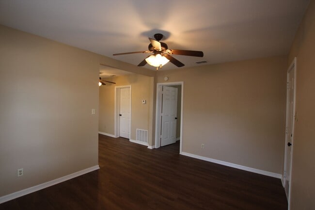 Building Photo - Adorable 2 Bedroom 1 Bath Home in West Tyler! Available now!