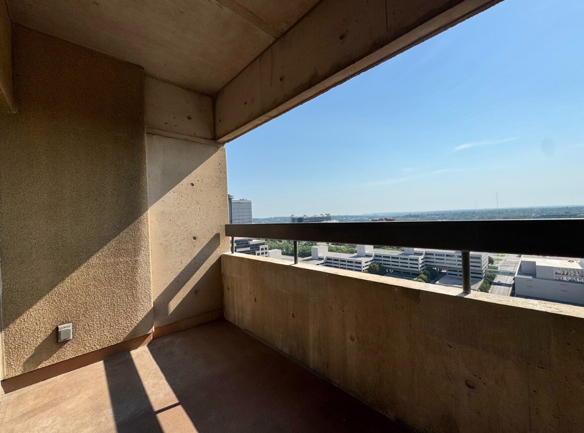 Building Photo - 2510 Grand Blvd