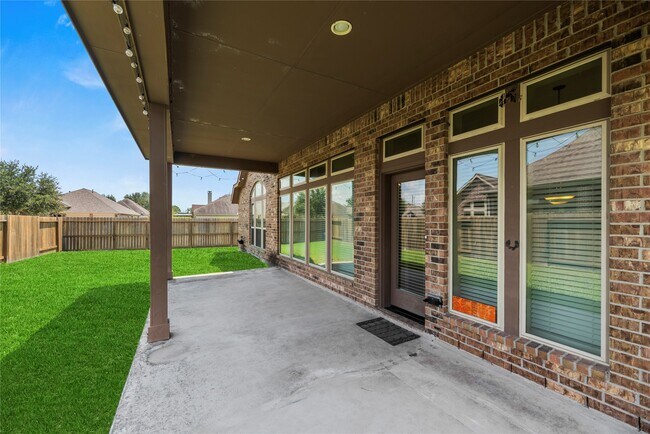 Building Photo - 5335 Stoneridge Ct