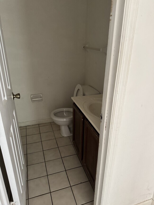 Building Photo - 2074 Hopkins Mill Rd