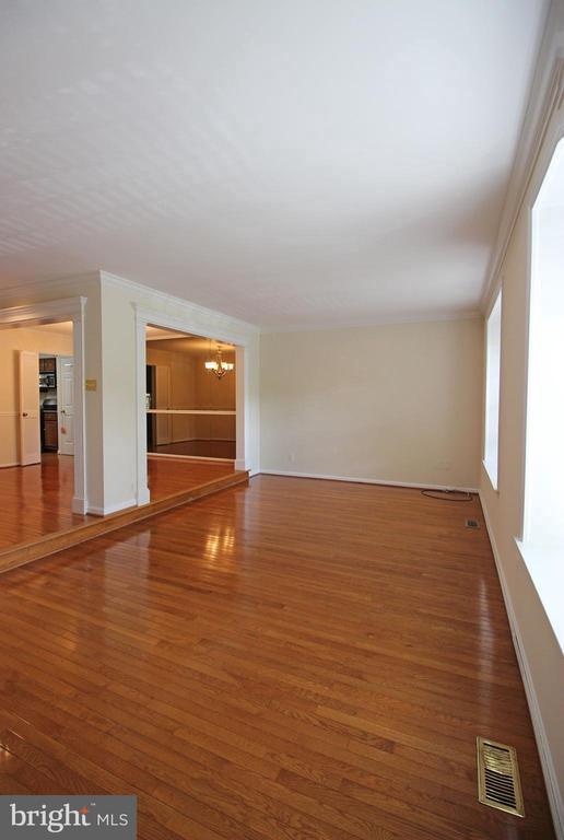 Building Photo - 5117 Bellemeade Ln
