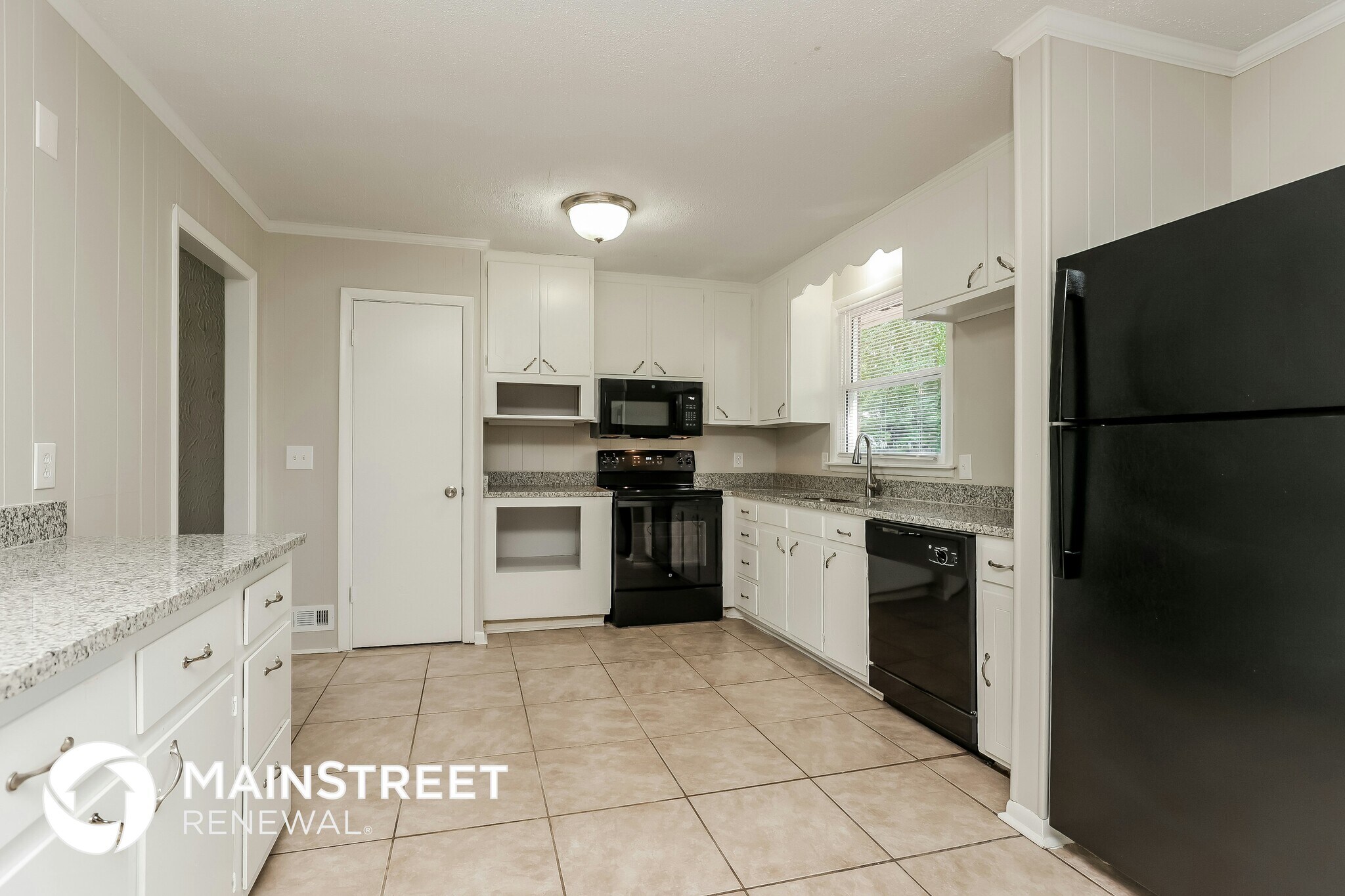 Building Photo - 7925 Stallion Dr