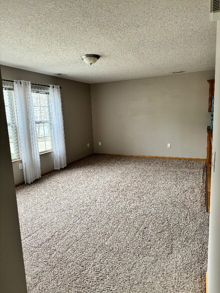 Building Photo - 3032 SW Arlan Ln
