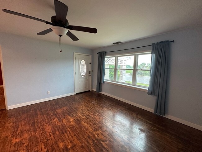 Building Photo - 3-Bedroom, 2-Bath Home Just Steps from the Beach – Daytona Beach