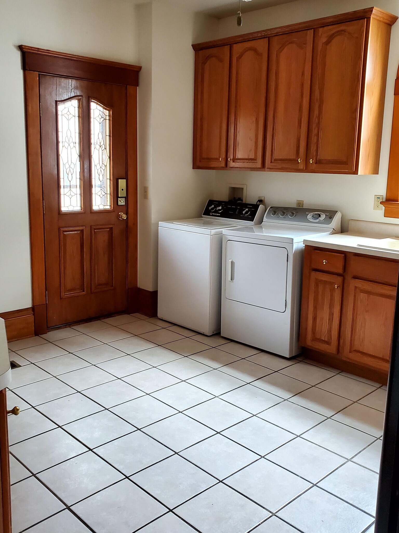 Kitchen, viewed from interior - 204 Crawford Ave