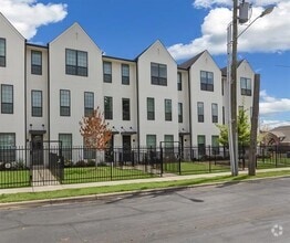 Building Photo - 4808 San Jacinto St