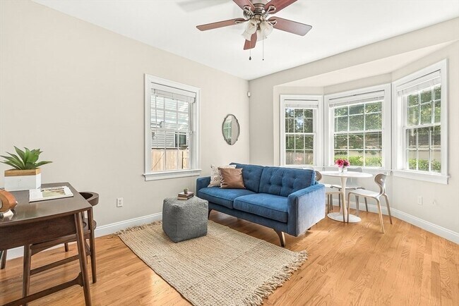 Building Photo - 749 Somerville Ave