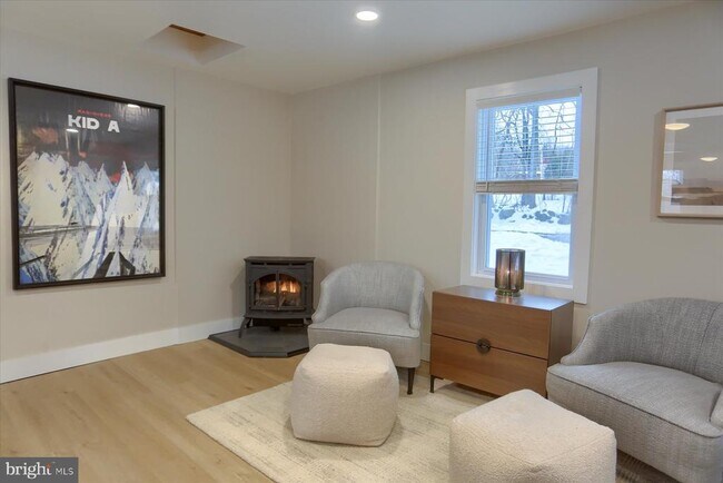 Building Photo - 1365 Roundtop Rd