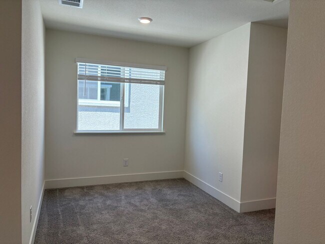 Building Photo - Brand New DR Horton Home in NW Reno!