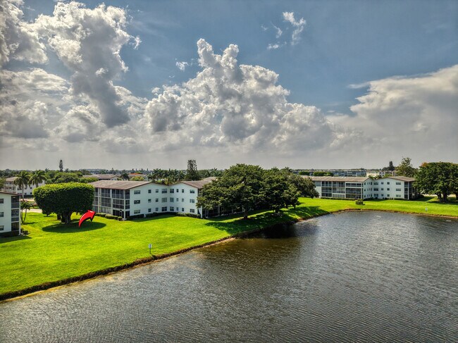 Building Photo - 308 Fanshaw H