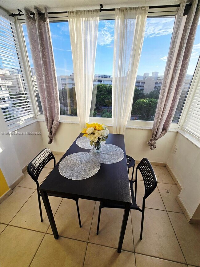 Building Photo - 250 180th Dr