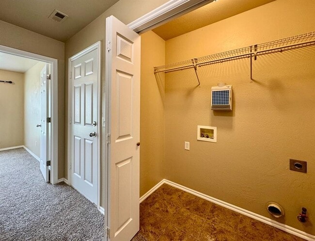 Building Photo - 422 Oregon Trail