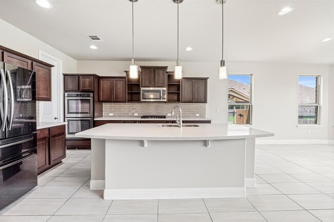Building Photo - 505 Fair Oaks Dr