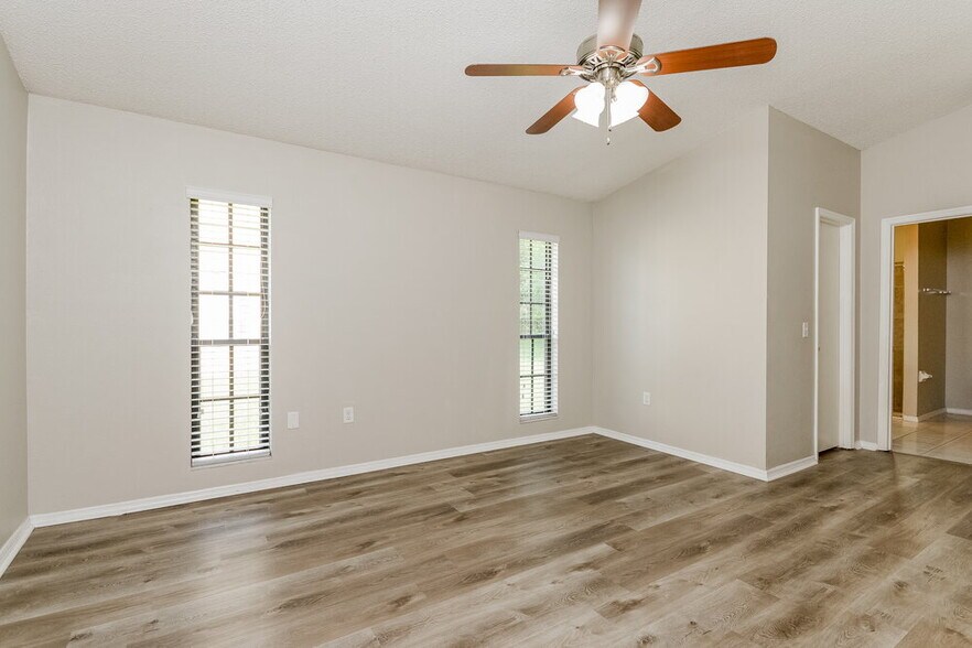 Building Photo - 1657 Sunburst Way