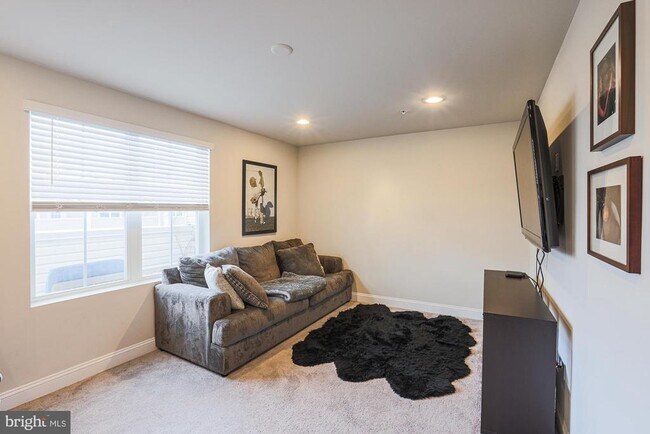 Building Photo - 7104 Druce Way