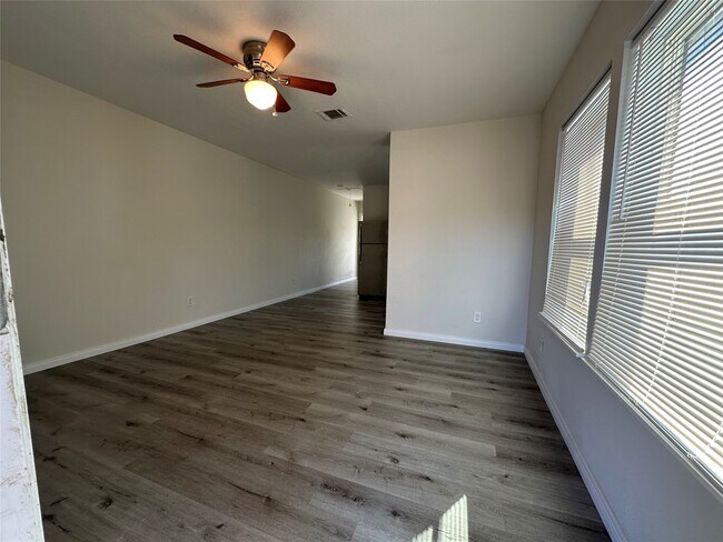 Building Photo - 5024 Jefferson St