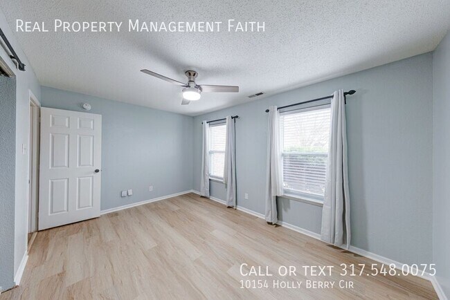 Building Photo - 10154 Holly Berry Cir