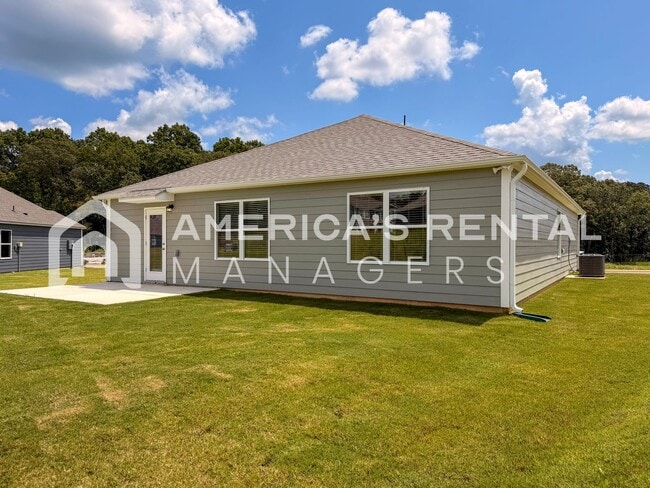 Building Photo - 305 Pne Rdg Dr