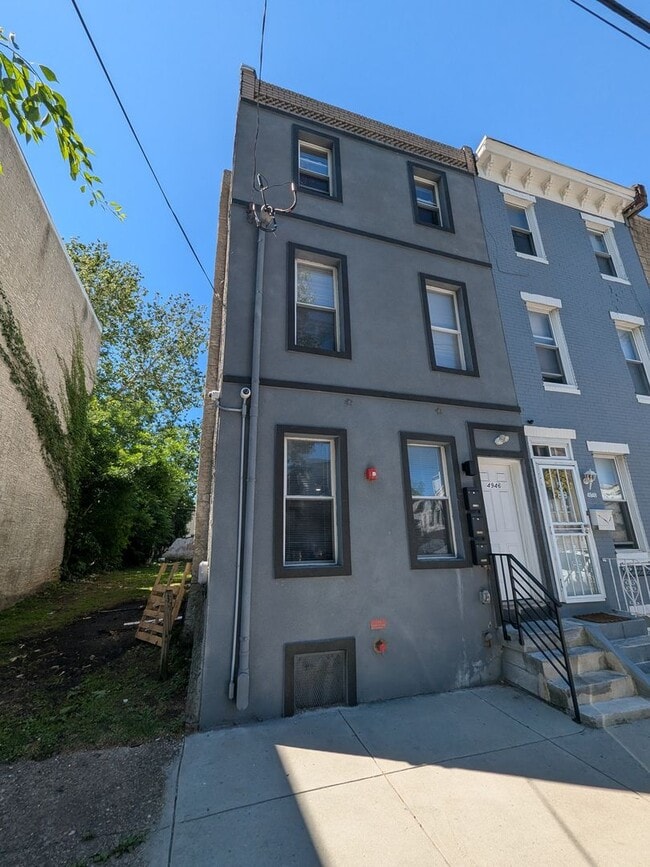 Building Photo - 4946 W Thompson St
