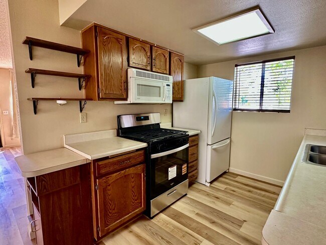Building Photo - 2 BEDROOM 1 BATH HOME IN 55+ SENIOR COMMUNITY