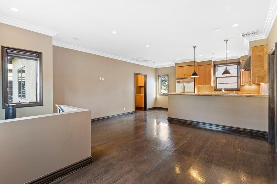 Building Photo - 4182 Irving Pl
