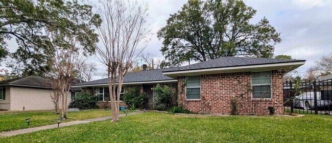 Building Photo - 5306 Briarbend Dr