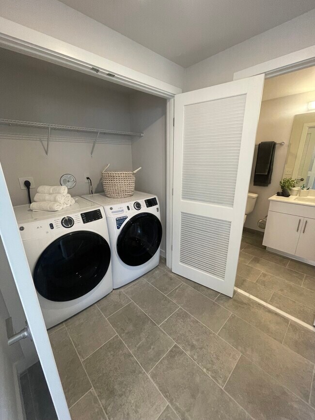 Building Photo - 2351 SW 26th Ave