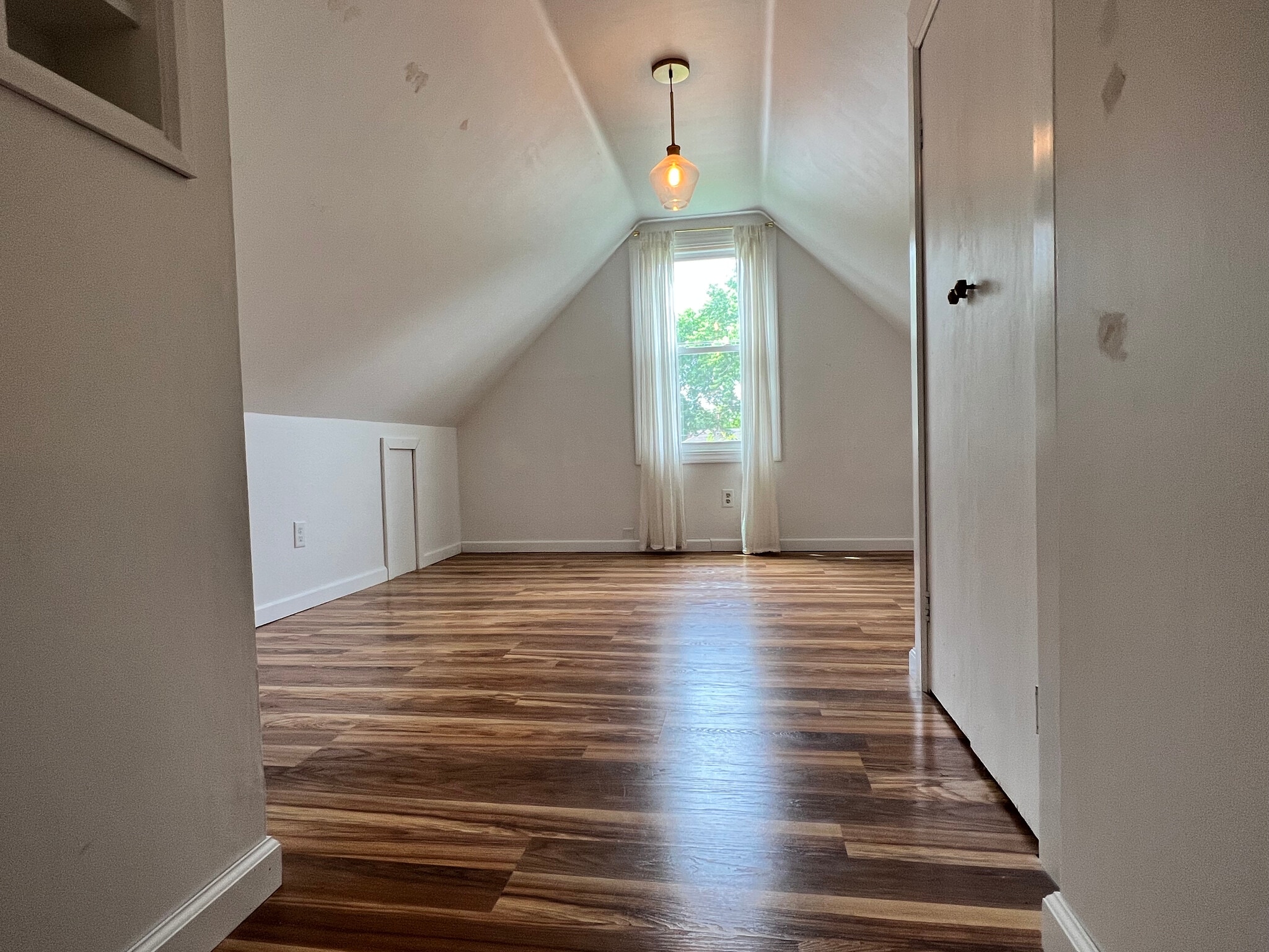 bedroom - 4425 York Ave N