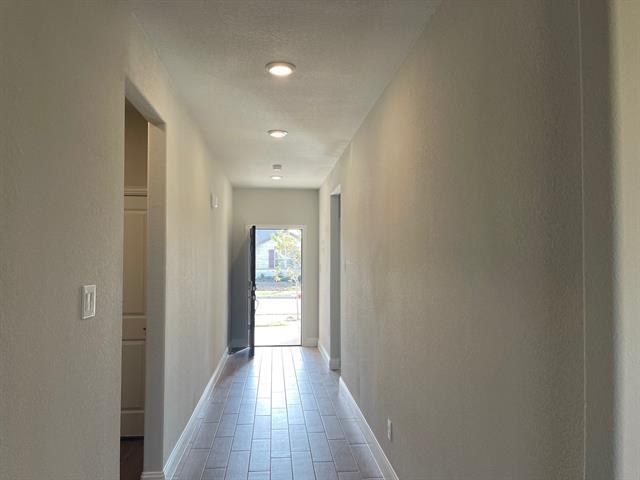 Building Photo - 817 Birdie Dr