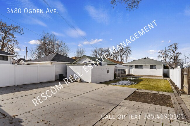Building Photo - 3480 Ogden Ave