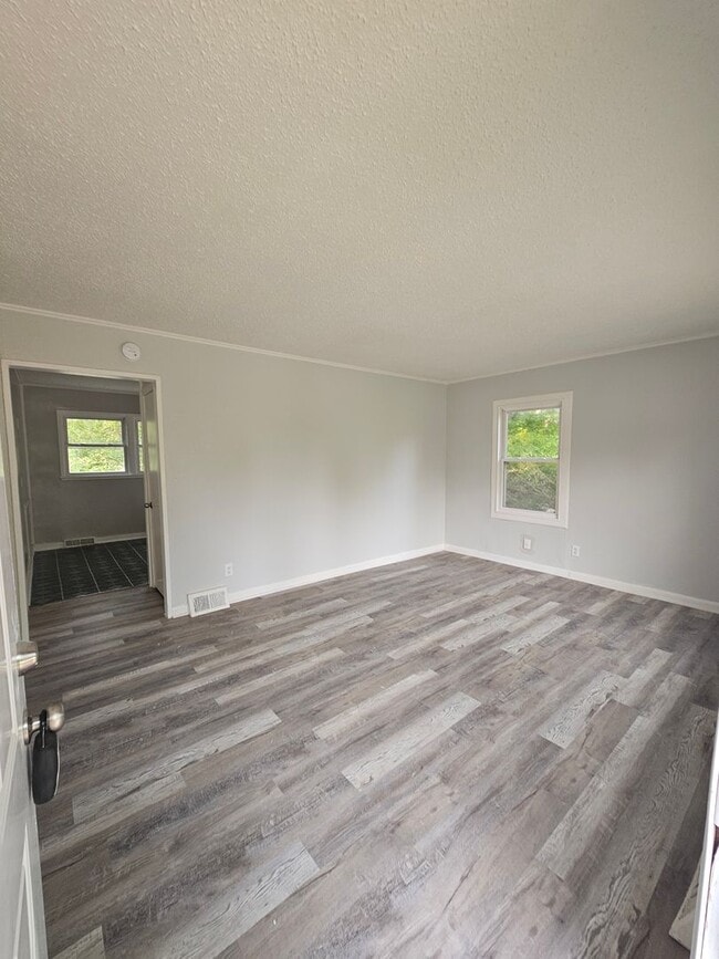 Primary Photo - Newly Remodeled 2 bedroom