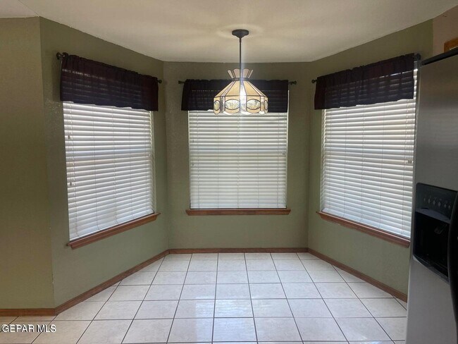 Building Photo - 808 Merriman Dr