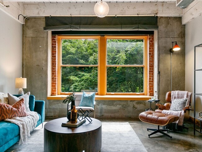 Building Photo - Historic Chown Pella Building - east facing Pearl District loft w/parking & storage