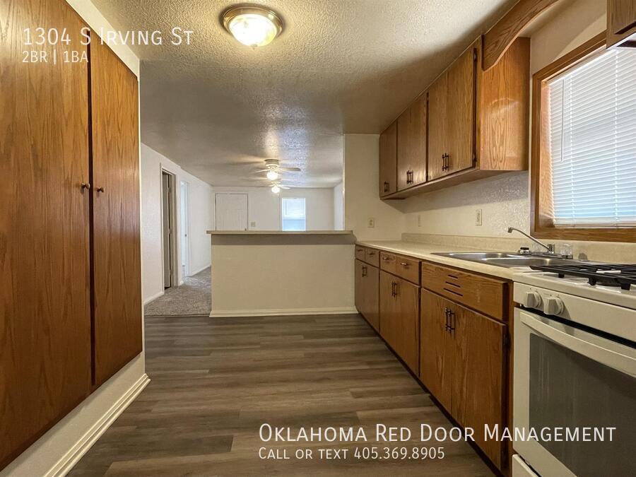 Building Photo - 1304 S Irving St