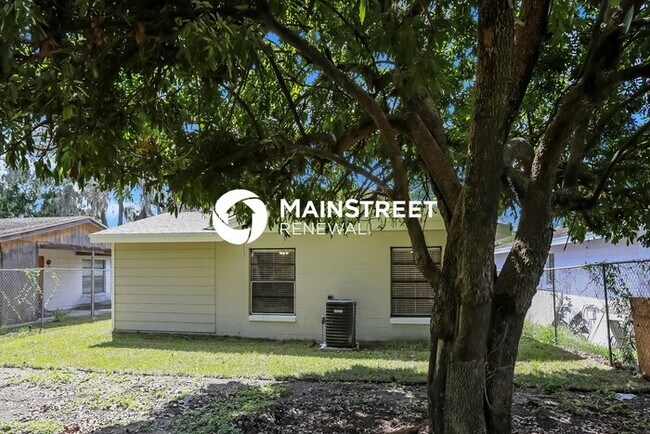 Building Photo - 3 Bedroom Pet-Friendly Home in ORLANDO, FL with Main Street Renewal