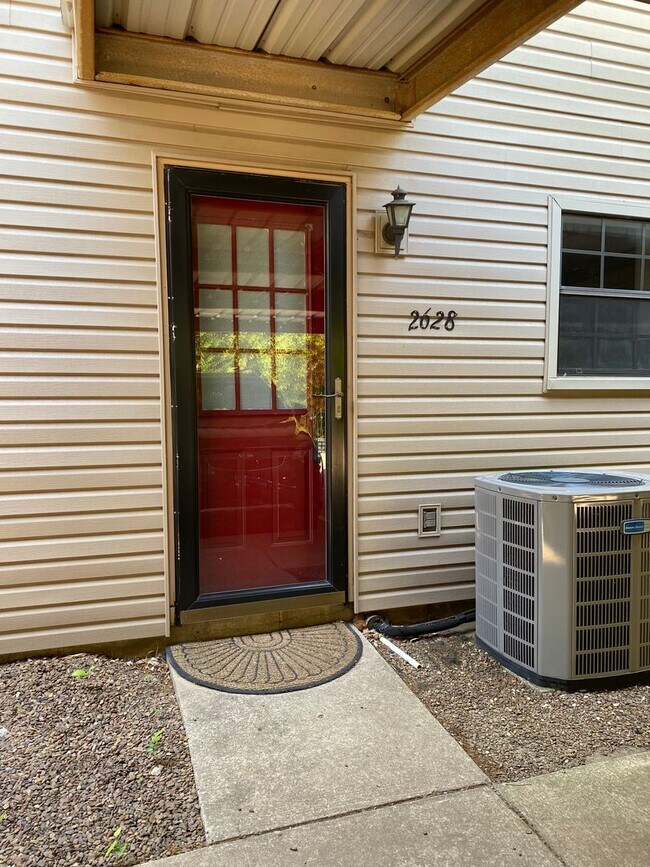 Building Photo - 2628 E Kantz Dr