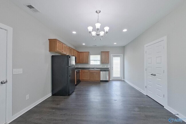 Building Photo - 344 White Oak Cir