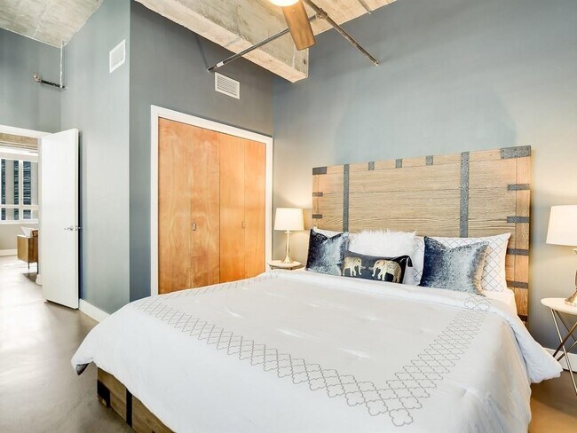 Building Photo - 710 Colorado St