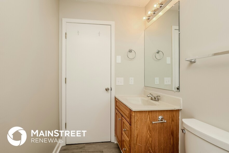 Building Photo - 7901 Chester Rd