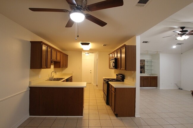 Building Photo - Available Now! 2 Bedroom 2 BathTownhome!