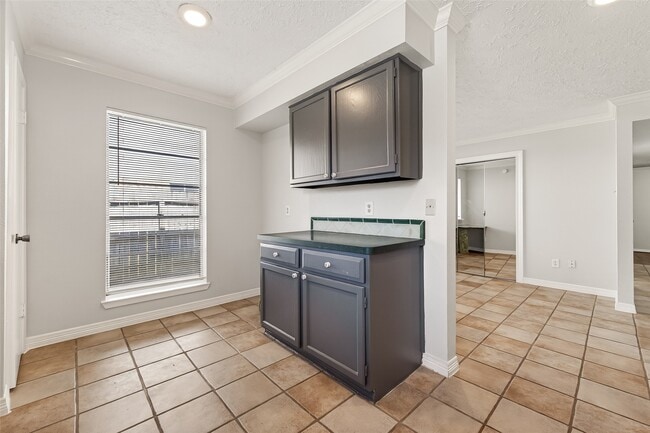 Building Photo - 19531 Woodglen Dr