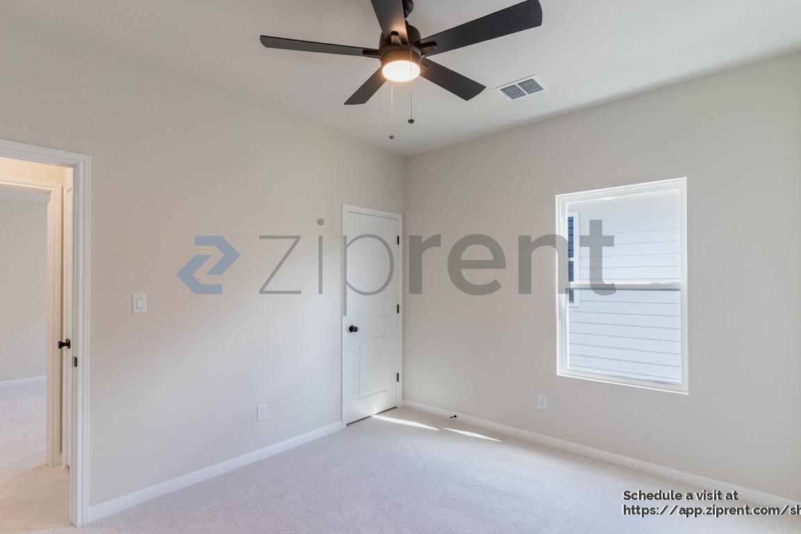 Building Photo - 214 Lake Shore Dr