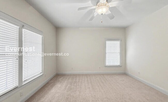 Building Photo - 2067 Ross Park Way