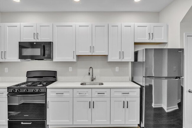 Building Photo - 4029 W Cold Spring Ln